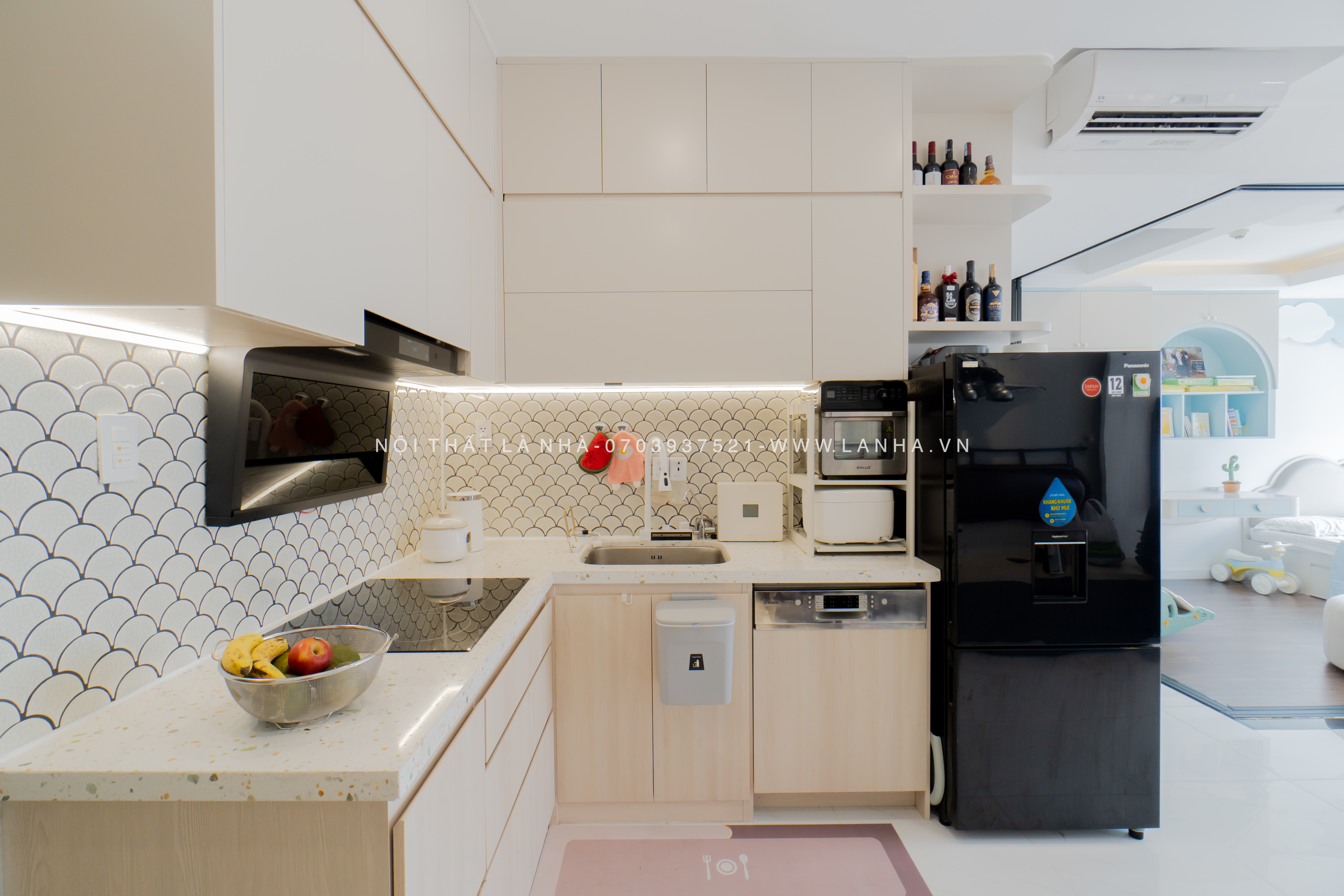 Tủ bếp chữ L phong cách hiện đại của Căn hộ chung cư Safira