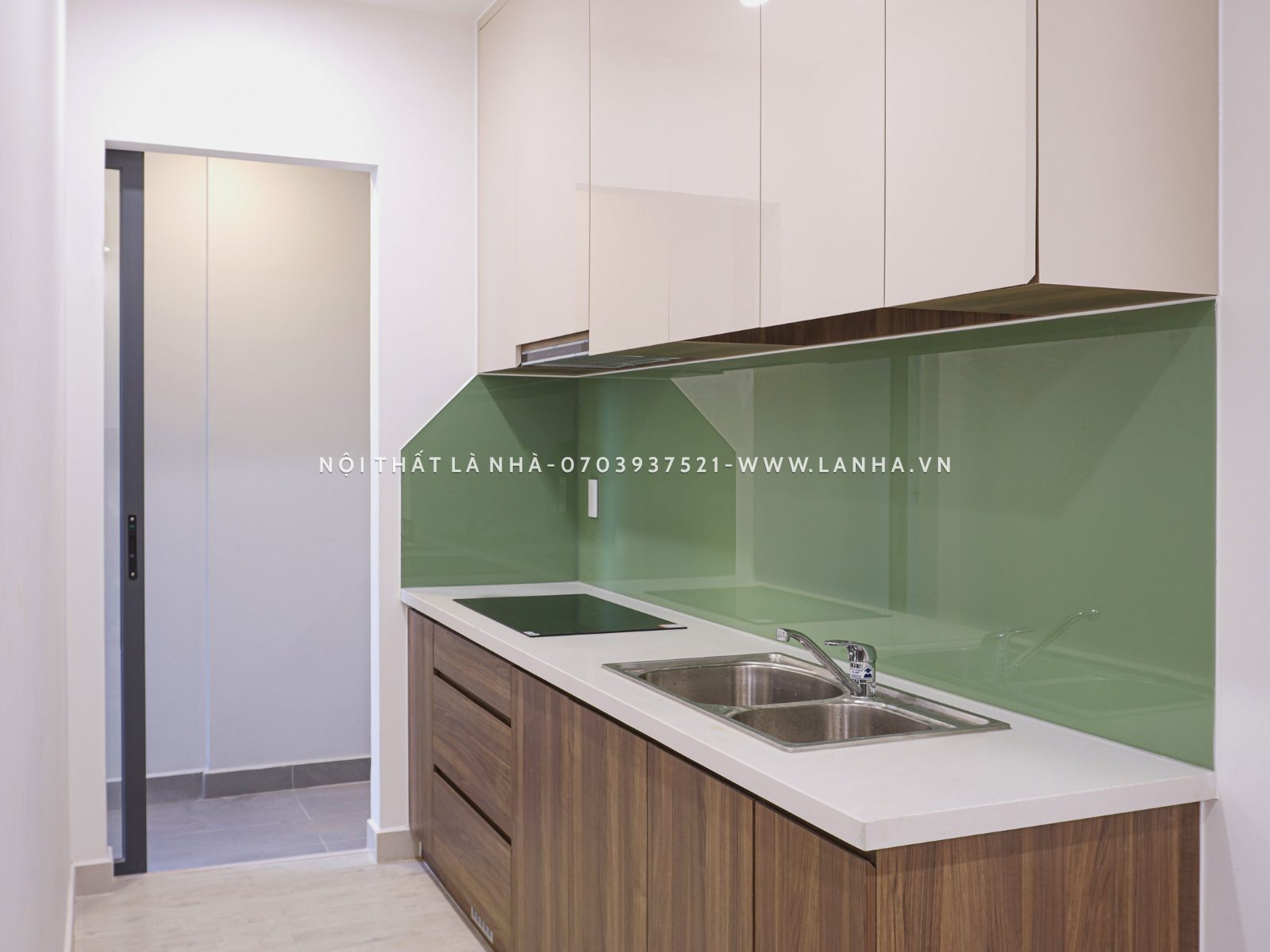 Mẫu tủ bếp nhỏ gọn cho căn bếp căn hộ chung cư SG Riverside Complex 45m2