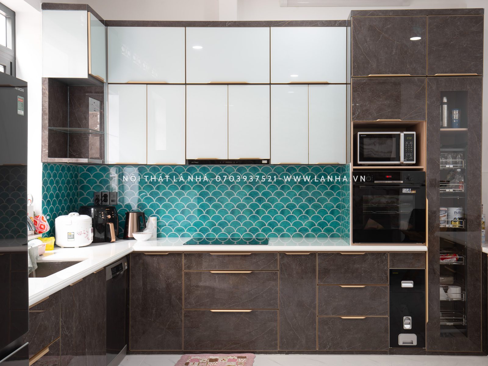 Mẫu tủ bếp hình chữ U của căn hộ chung cư 80m2