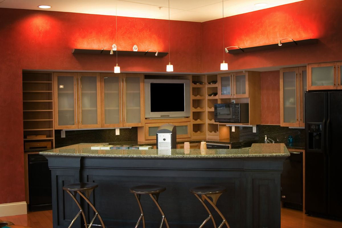 Thiết kế nội thất phòng bếp kết hợp quầy bar