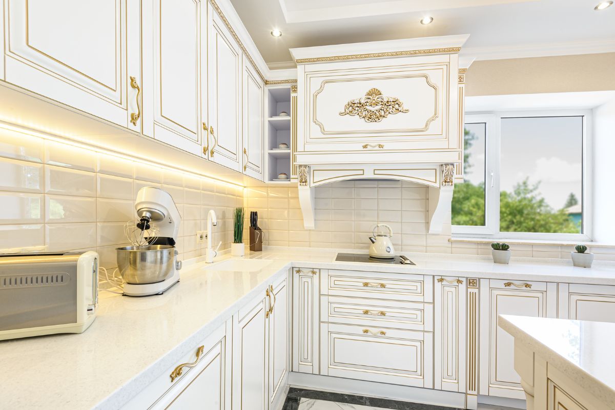 Thiết kế phòng bếp tân cổ điển sang trọng