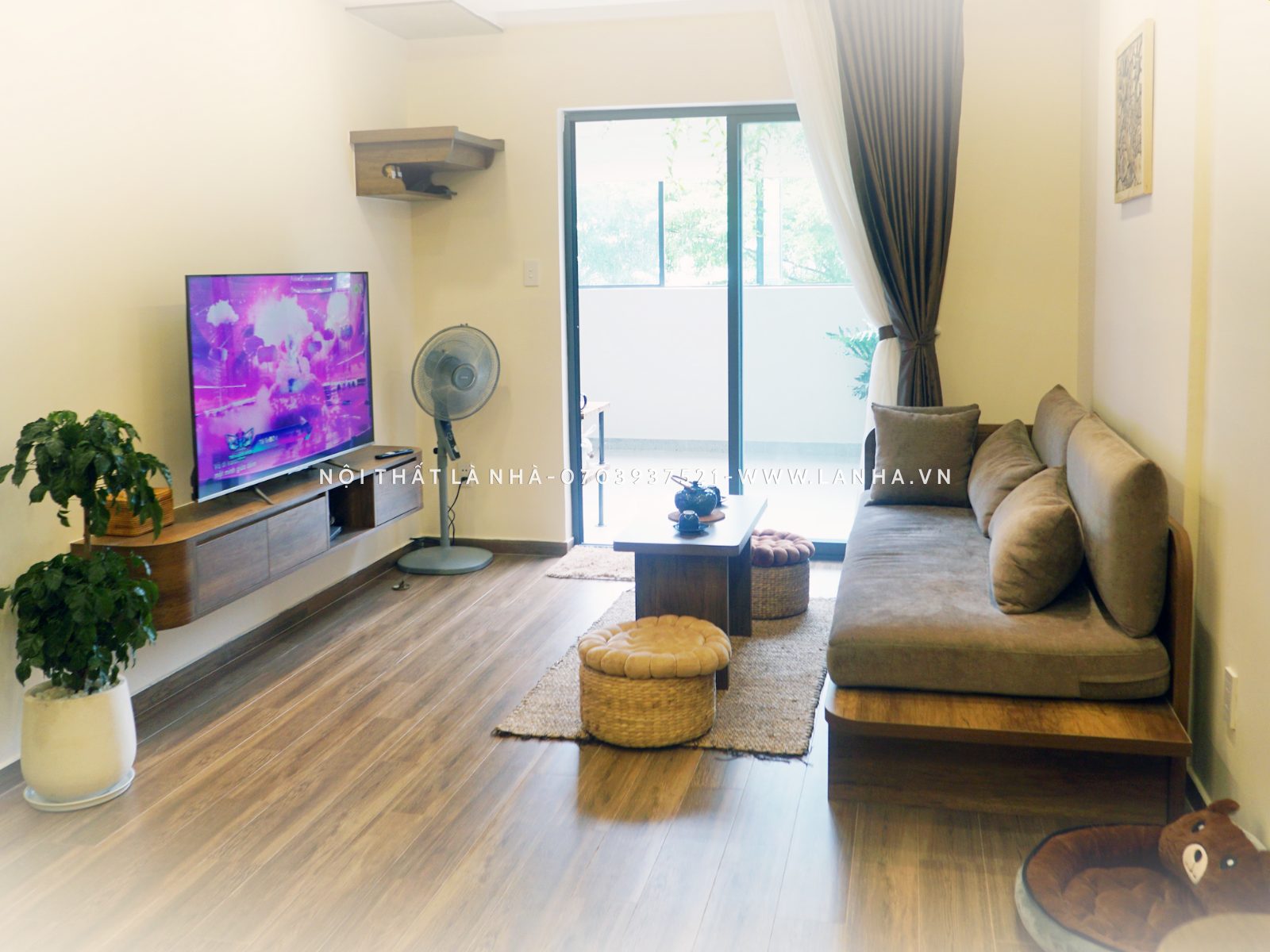 Phòng khách phong cách Wabi - sabi sử dụng màu gỗ tự nhiên và nội thất từ tre nứa
