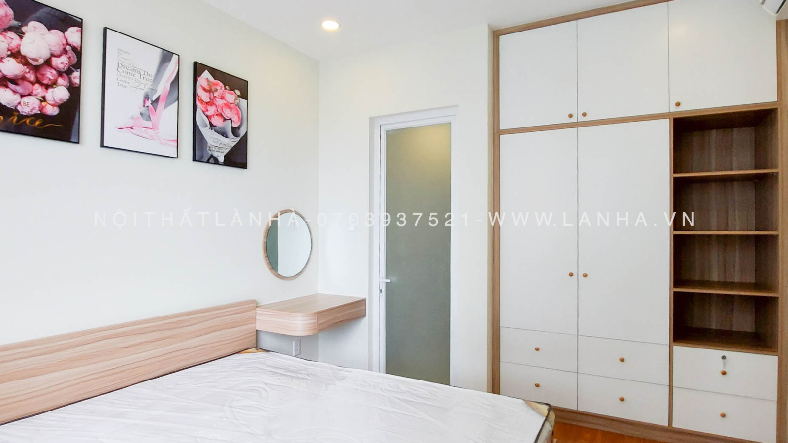 màu trắng và màu gỗ tự nhiên trong thiết kế nội thất phòng ngủ