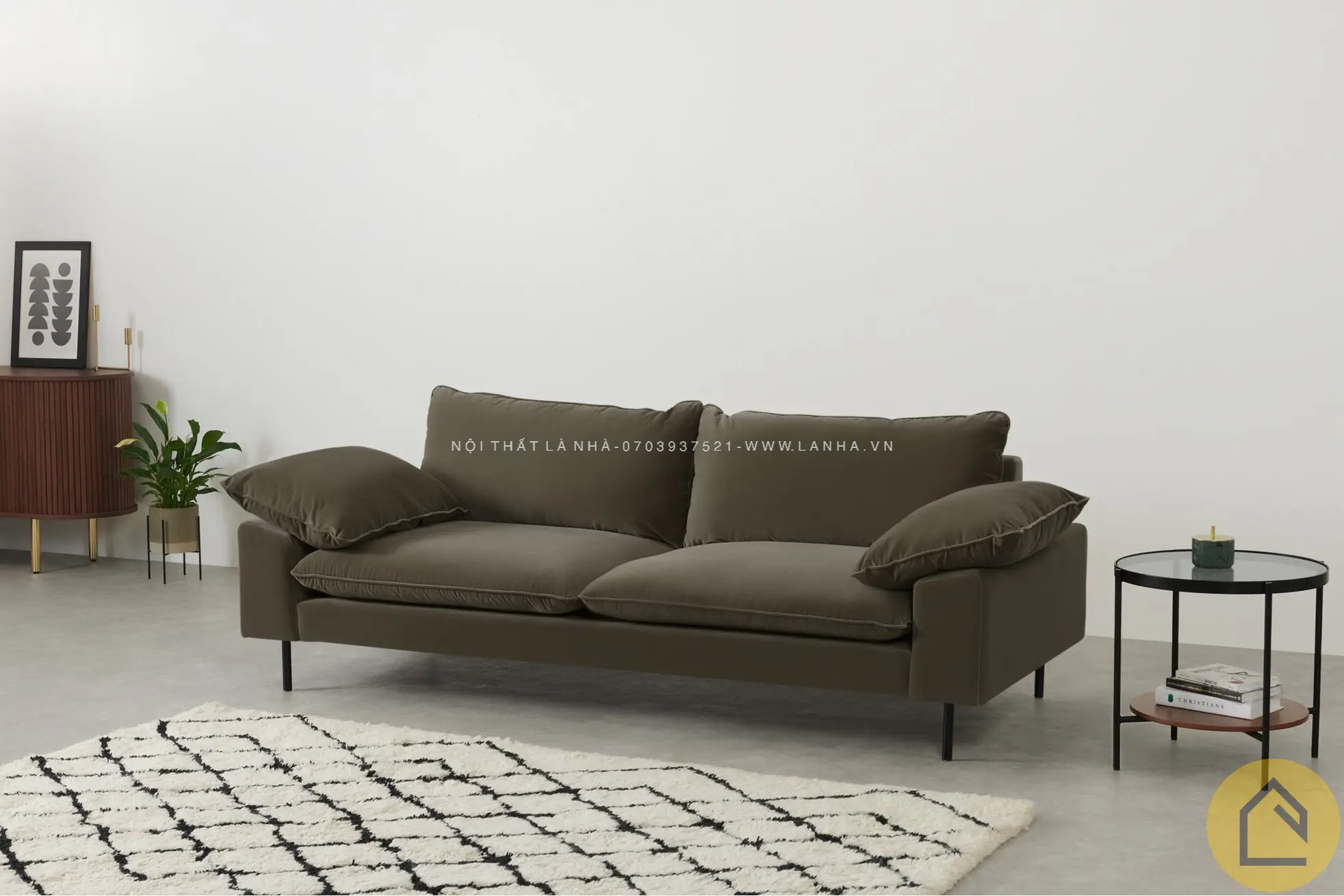 Sofa Fallyn – 3 Seater êm ái, rộng rãi, tối màu tạo điểm nhấn cho phòng khách