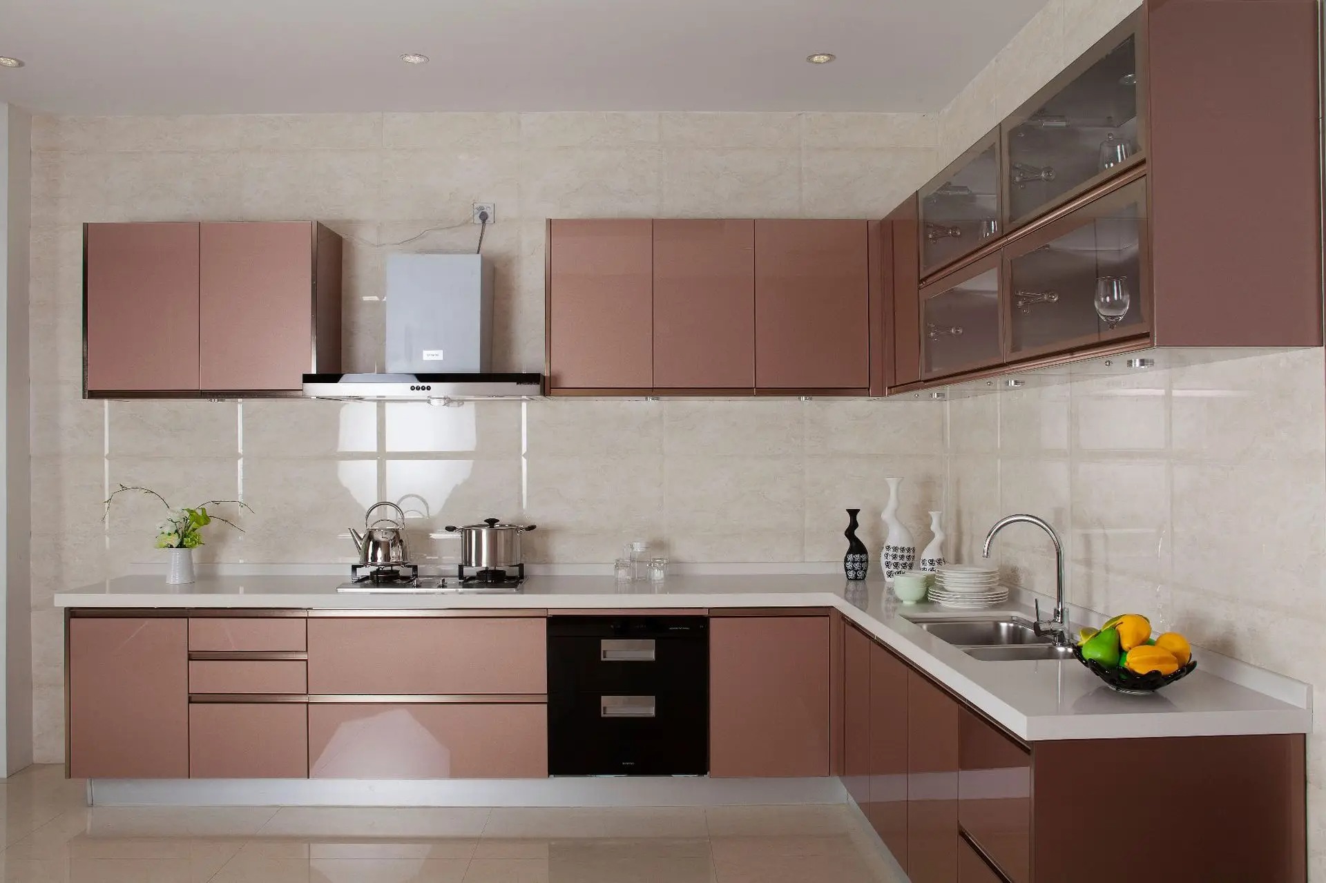 Tham khảo mẫu tủ bếp chữ L bóng gương