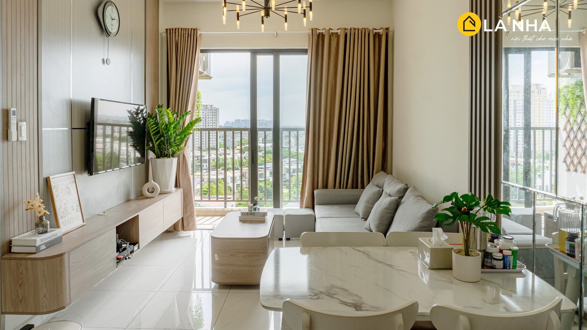Là Nhà sử dụng các món đồ nội thất đảm bảo chất lượng và thẩm mỹ