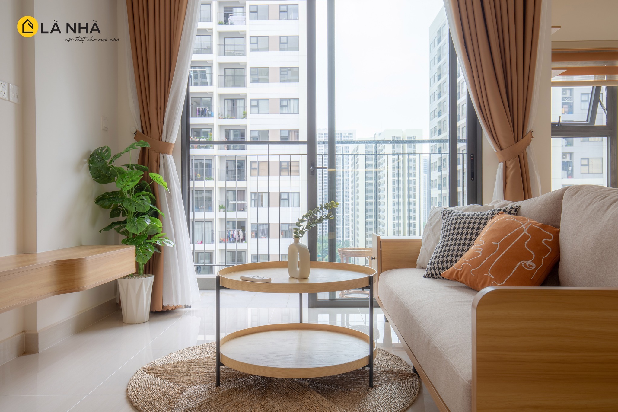 Phòng khách tận dụng tối đa ánh sáng tự nhiên